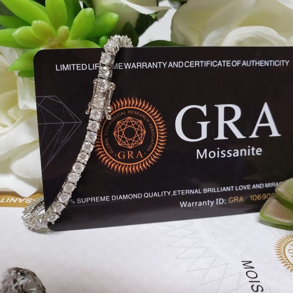 3mm Round Cut Luxurious Moissanite Tennis Bracelet With 925 Sterling Silver